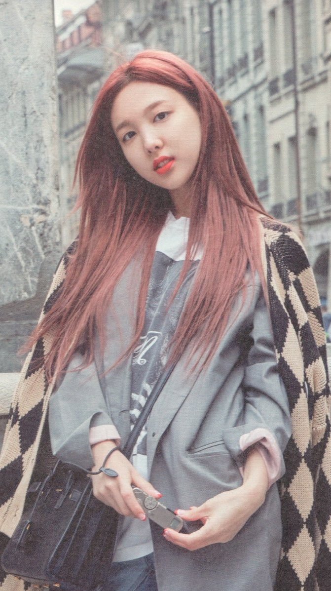 35. SIGNAL ERA!!! FUEJCIFJ mygod I am and will forever be a hoe for pinkish-red haired Nayeon   #ExaONCE  #ExaBFF  @JYPETWICE