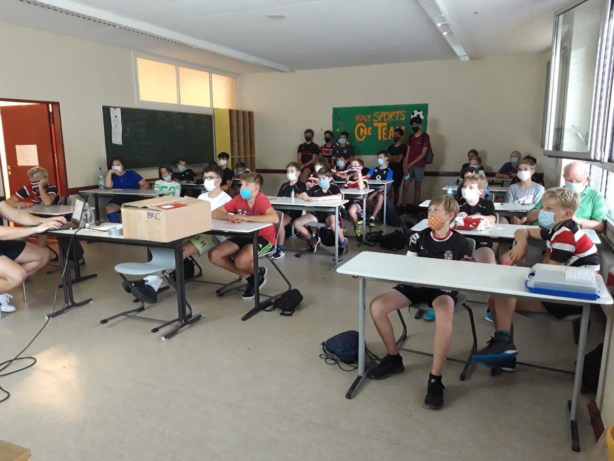 Berliner Rugby Club U14s Season Launch.

33 players, 4 coaches, 3 goals, 1 Team.

Spent the afternoon setting goals. U14s came up with these:

1.  Improve ourselves at every training.
2. Finish top 2 at ever tournament.
3. U14 Deutsche Meister 🏆

Lessssgo!