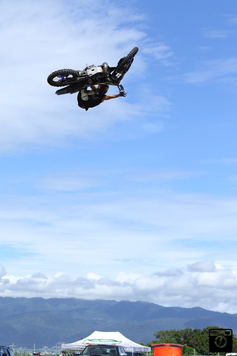 #whipitwednesday #drainboltcheck @kotafmx 

#X5 #crossfive #Osaka #クロスファイブ #大阪 #舞洲 #フリースタイルモトクロス #fmx #bmx #mtb
--------
ryoheyphotography.com