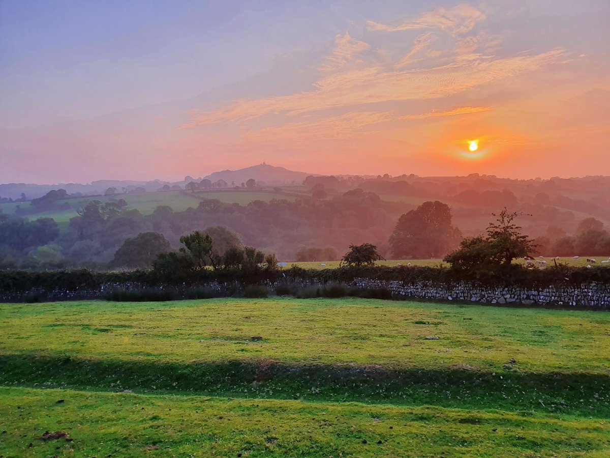 AHaglington's tweet photo. #Sunset #Brentor #MaryTavy #Dartmoor #Devon 
11 August 2020
Photos by @AHaglington https://t.co/S0pJ0S0bg7
