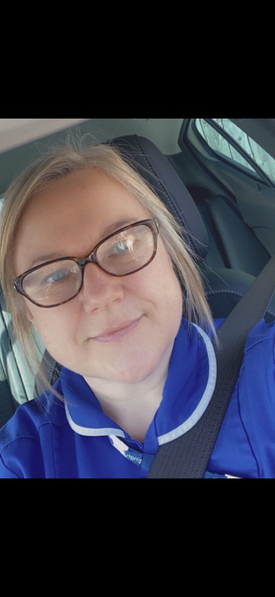 Angoliviasmummy's tweet photo. I had to get a last day selfie, goodbye royal blue hello navy blue!!!! @NottsHealthcare #finallythere #IamaDN https://t.co/rOuX3hAmGp