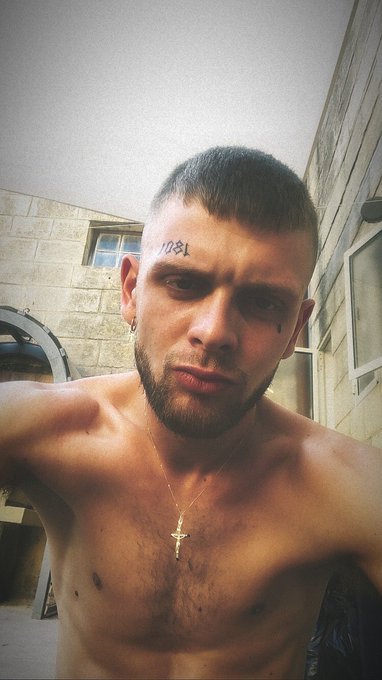 Get away jump on a plane ????

Gets me so horny in the sun, just want to fuck with my bareback Dick in