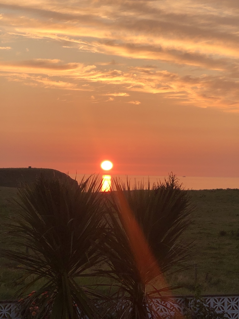 Portballintrae sunset at it’s finest. @ILoveNorthCoast