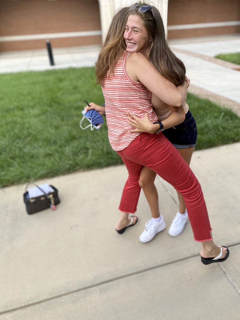 BalloonLisa's tweet photo. I had zero trouble saying goodbye to my first born when I dropped her at @UTKnoxville for her freshman year...... 🧡#UTK2020 https://t.co/FCqtBTpYQo
