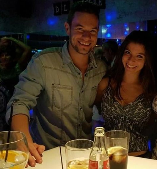 alimensal's tweet photo. Mi amigo Deivid era la persona que mejores consejos daba del mundo.

Hace un par de años decidió que el mundo estaba mejor sin él. Y nos dejó huérfanos de sonrisas y bailes.
Y sí, siempre intentaba hacernos felices, y lo lograba, mientras sus demonios le comieron por dentro. https://t.co/AuunocUjWX