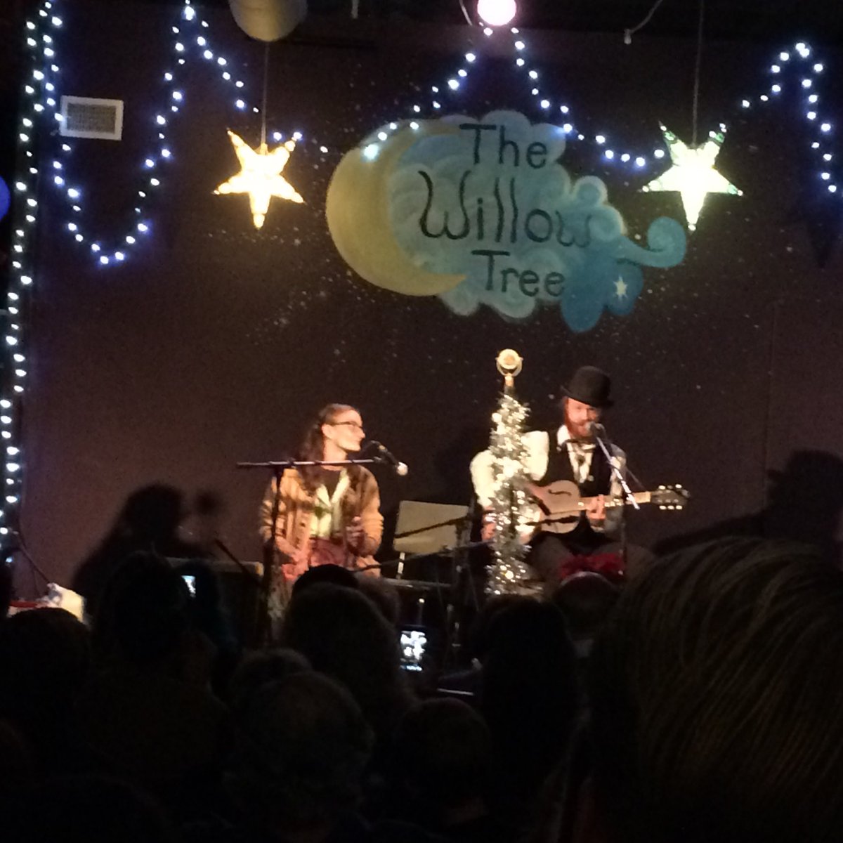 ArceoGomezG's tweet photo. Today I found out the best place to listen to live music in town is closing down. This place brought people together. It’s sad to see the toll this pandemic is taking not only on people’s lives but on entire communities. #willowtreejc you will be missed. #johnsoncitytn https://t.co/c1ozDgVKfd