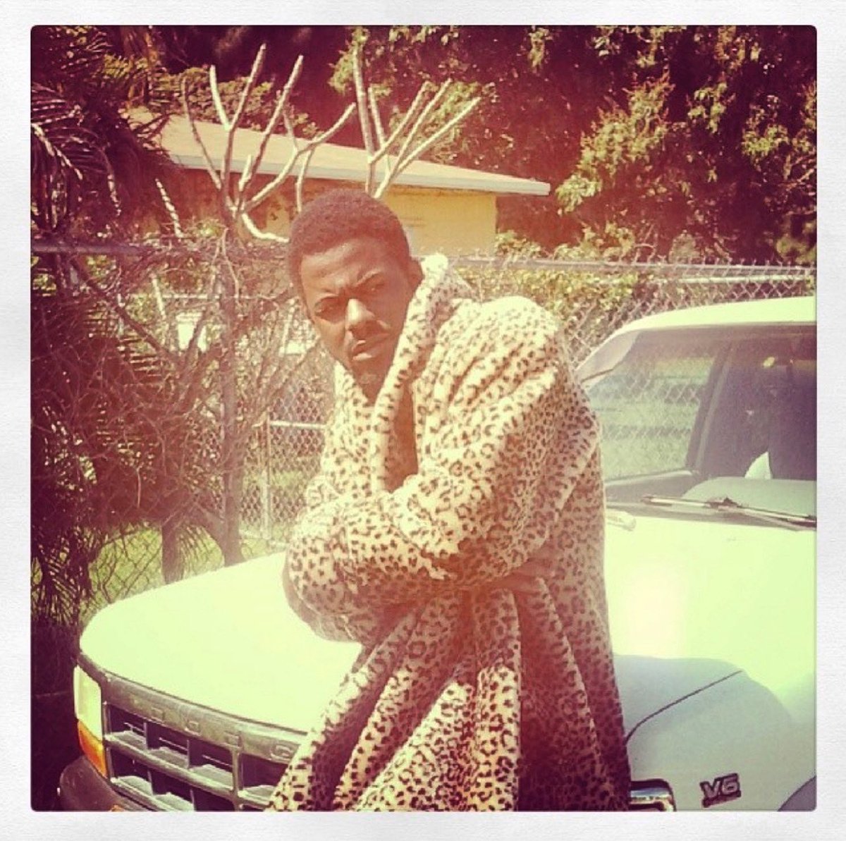 lowkeyvibe's tweet photo. Bih I said the whole thang.... #nohookin #singersongwriter #LowKeyVibe #mink https://t.co/JI9lKHLHnX