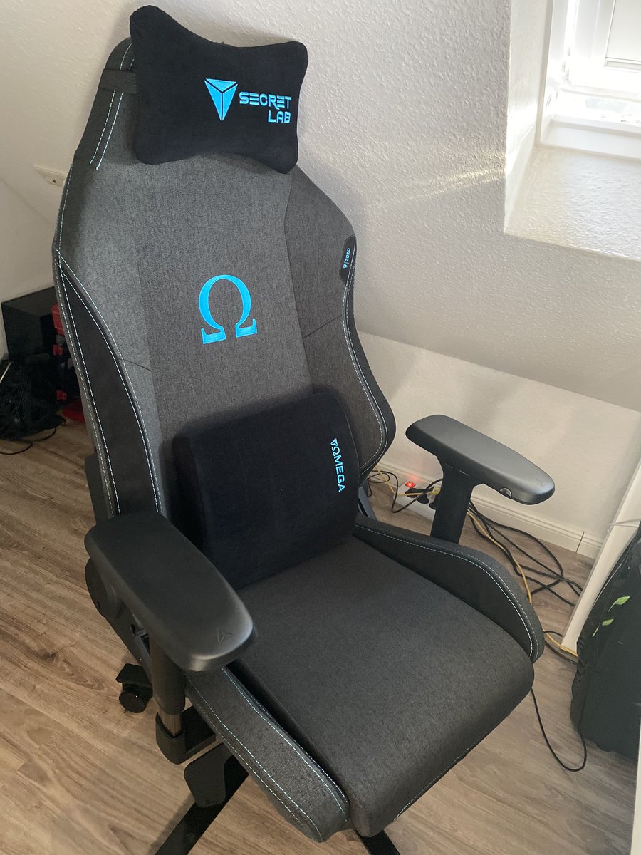 StrongAsChicken's tweet image. #Secretlab