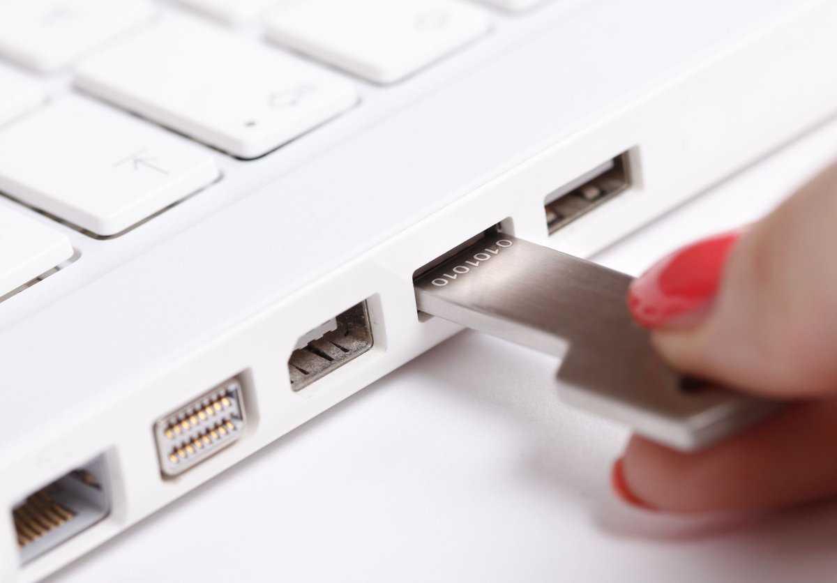 tecustry's tweet photo. How to Make a USB Security Key for Your PC or Mac.
Add extra security to your computer with a USB access token
Learn how to safeguard your PC for #business #personal use :
https://t.co/2BEJ952KFK
#USBSecurityKey #SecurityKey #cybersecurity https://t.co/TaMKpjm0Dr