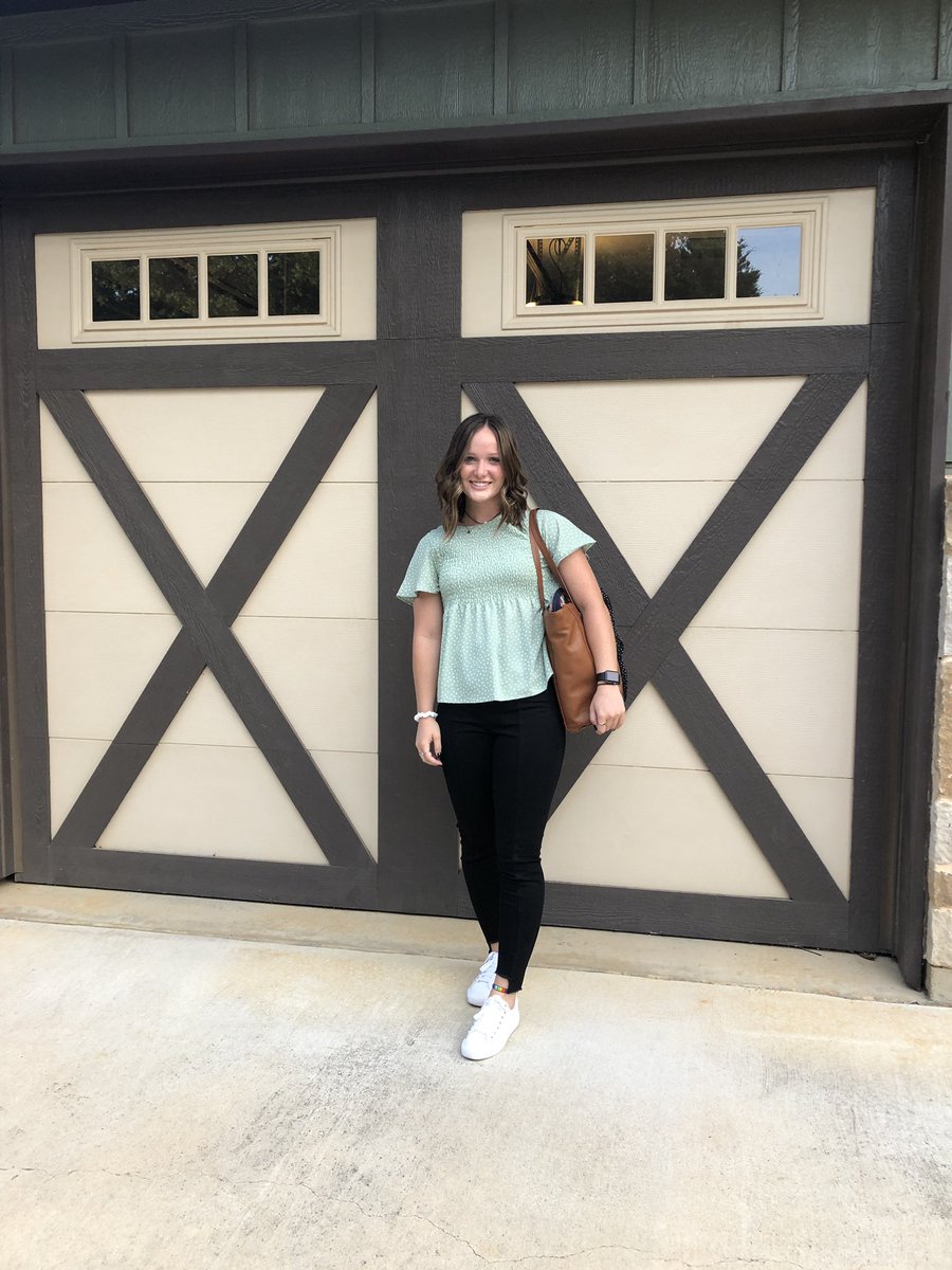 MslindgrenSuzie's tweet photo. First day of 1st grade (student teaching)! 📚💖 https://t.co/kC16lHwuHN
