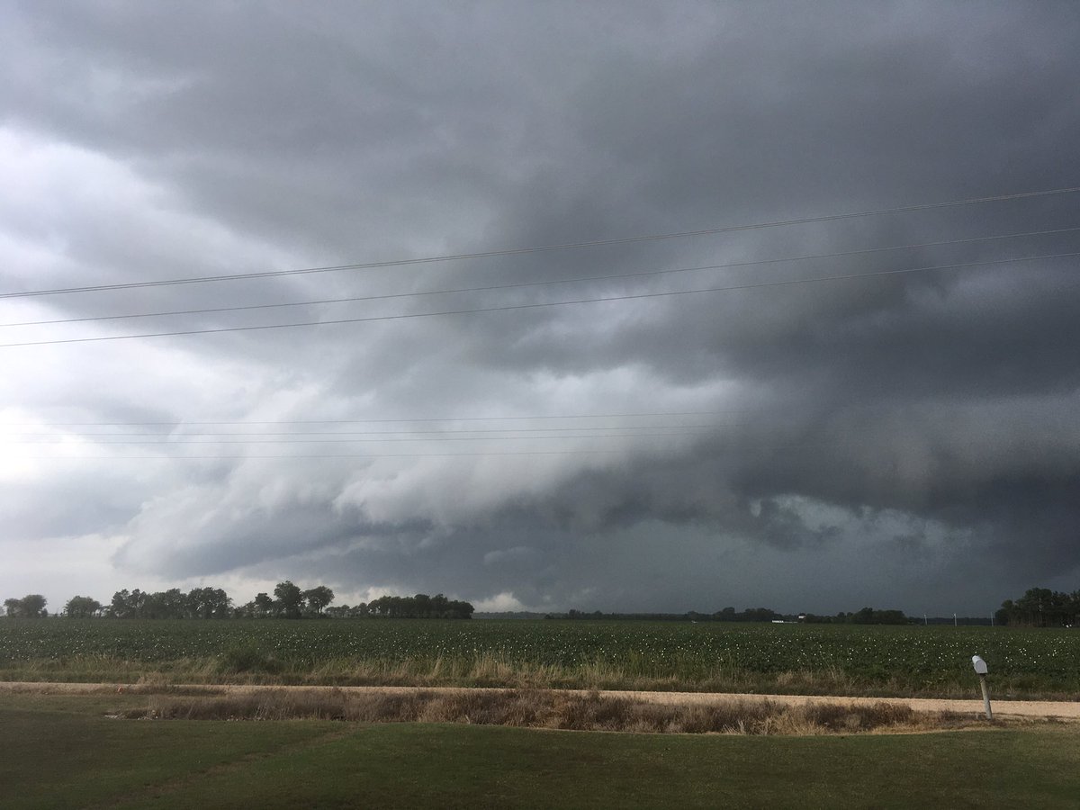 BICDking2's tweet photo. Come on rain!!! @ryanvaughan @BryanAMcCormick @ZachHolderWx https://t.co/xZ2utMIzw5