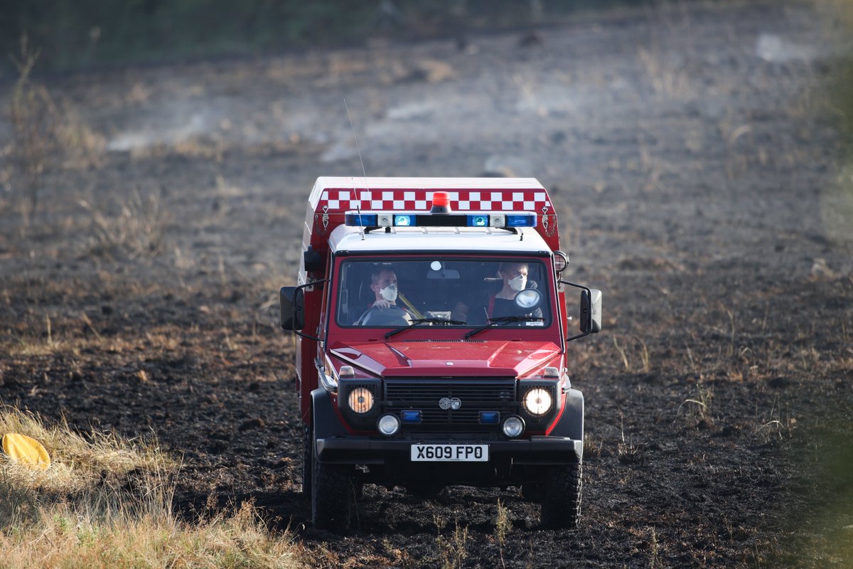 brightonsnapper's tweet photo. A264 Field Fire, intense hard work, good stop 
@WestSussexFire https://t.co/Y5EpmV26Tt