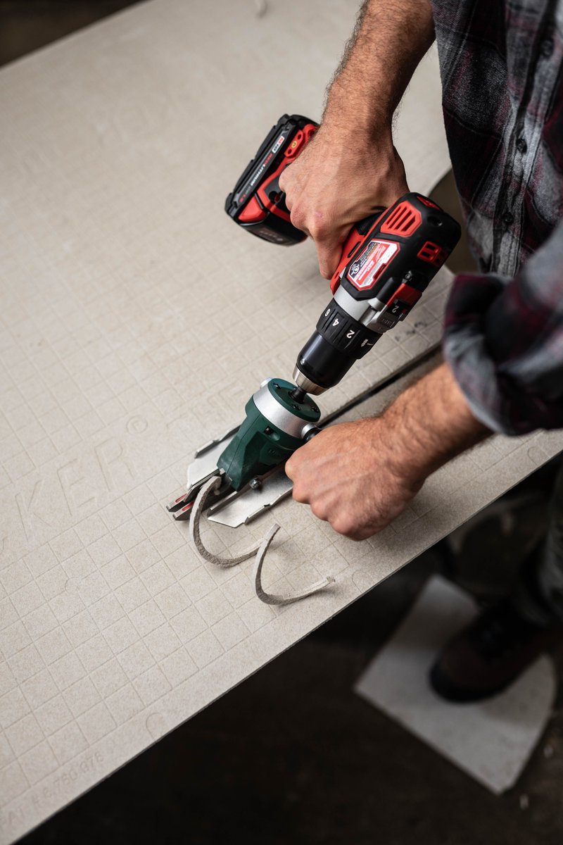 PacToolIntl's tweet photo. Snapper Shear Pro guarantees fast, clean cuts every time. #pactool #snappershearpro https://t.co/8x2l4T8gvg https://t.co/Zz00P7YbYt