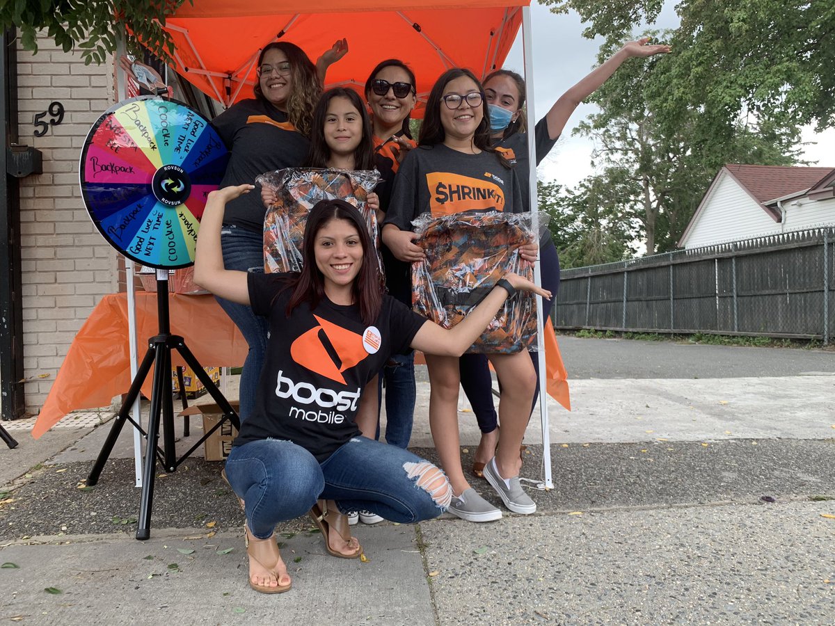 mobileci1182's tweet photo. Back to school event @mobileci1182 @hyperlinkusa @faithhyperlink @BArias83_Boost #hypersidewalk #hyperready #boostdishingdeals https://t.co/ZHqUx3lTJK