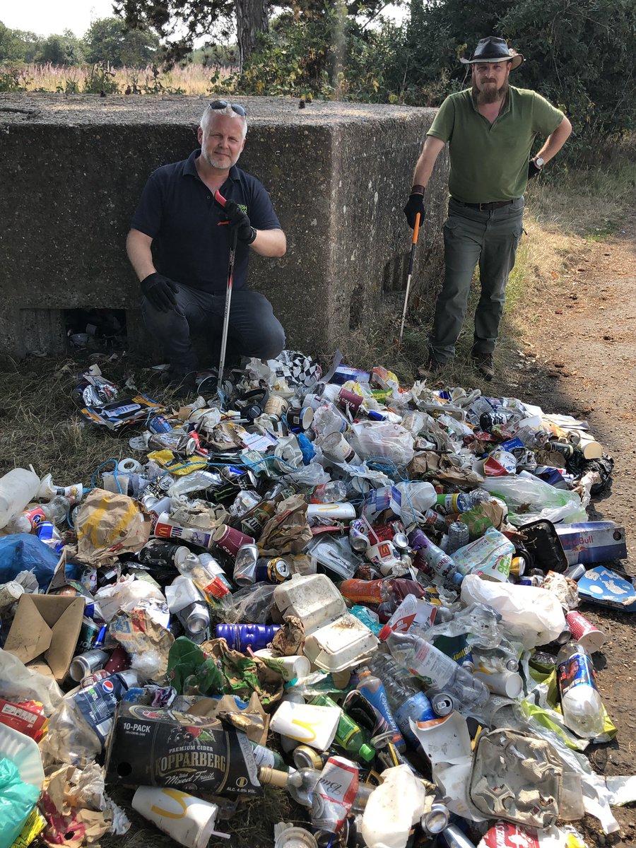 UKrubbishwalks's tweet photo. Pulled this lot out of the window openings of this pillbox in less than 20 minutes. We didnโt even scratch the surface. Thereโs at least 5 times this much left in there. Need to go back with longer pick sticks. ๐ก๐คฌ๐คฏ๐ฏ #litter #dontbeatosser #littersummit https://t.co/LOb06hPoXZ