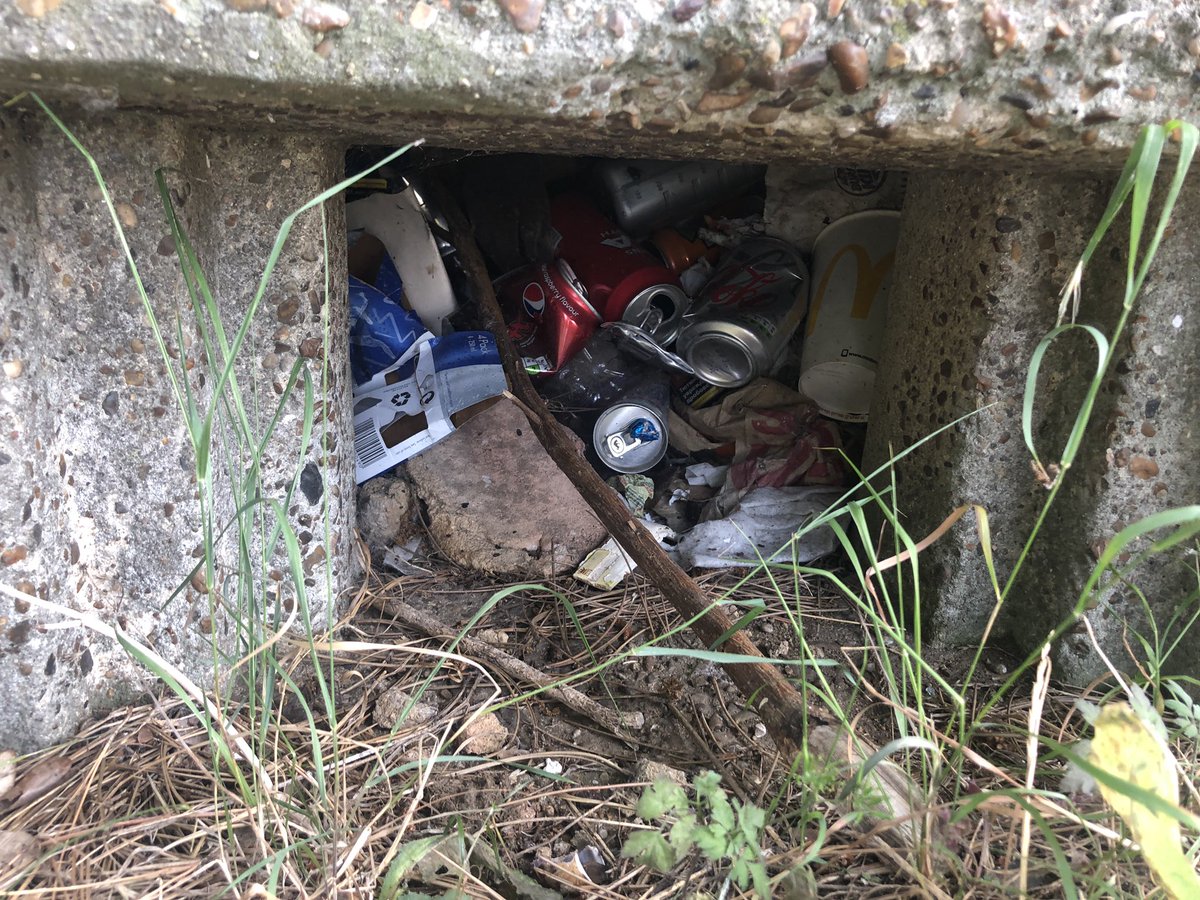 UKrubbishwalks's tweet photo. Pulled this lot out of the window openings of this pillbox in less than 20 minutes. We didnโt even scratch the surface. Thereโs at least 5 times this much left in there. Need to go back with longer pick sticks. ๐ก๐คฌ๐คฏ๐ฏ #litter #dontbeatosser #littersummit https://t.co/LOb06hPoXZ