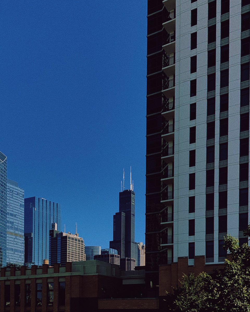 wesjtay's tweet photo. chicago in #VSCOKC25 😍 ily @vsco https://t.co/0MfJOEdmKr