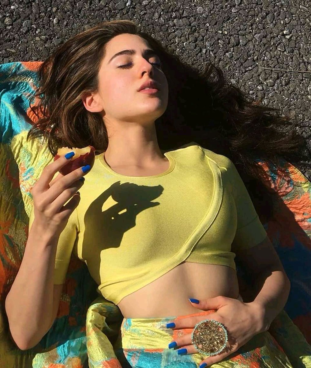 i hope she has the most amazing birthday and enjoys it while it lasts. may this day brings her lots of laughter, happiness and love.  #HBDSaraAliKhan