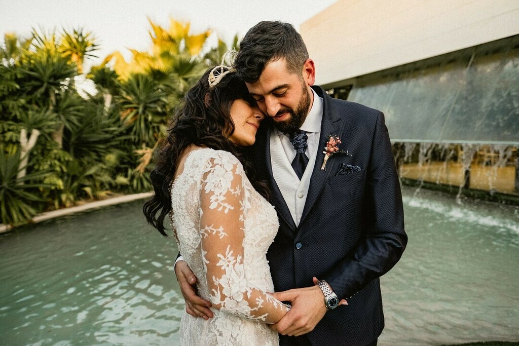 vgg1988's tweet photo. Nuria y Javi celebraron su boda de forma civil en Murcia en un sitio diferente como es el Hotel Executive. Prepararon una boda muy bonita, ya que tuvieron en cuenta muchos detalles importantes que no hay que pasar en alto este día.⁣
⁣
Nuria se preocu… https://t.co/0UTzGEogiL https://t.co/iEErHg7f35