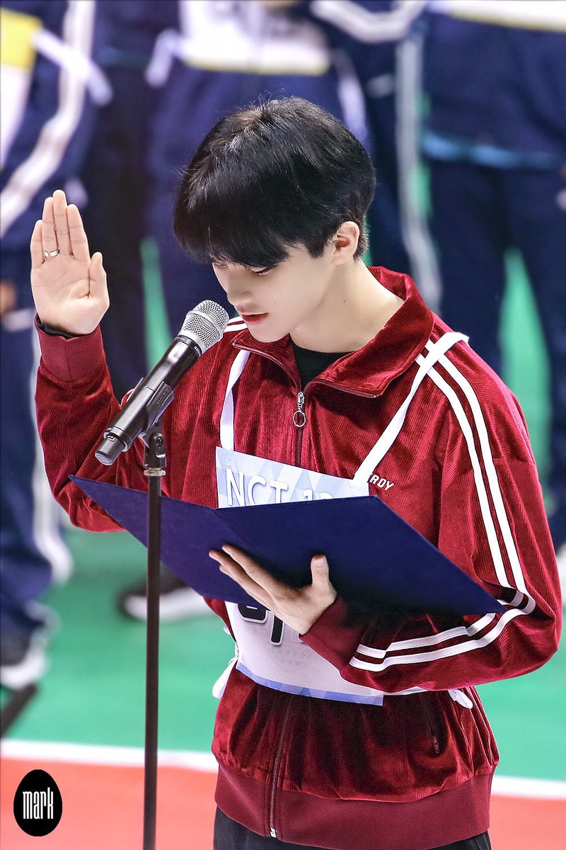 พี่ประธานสีแดง