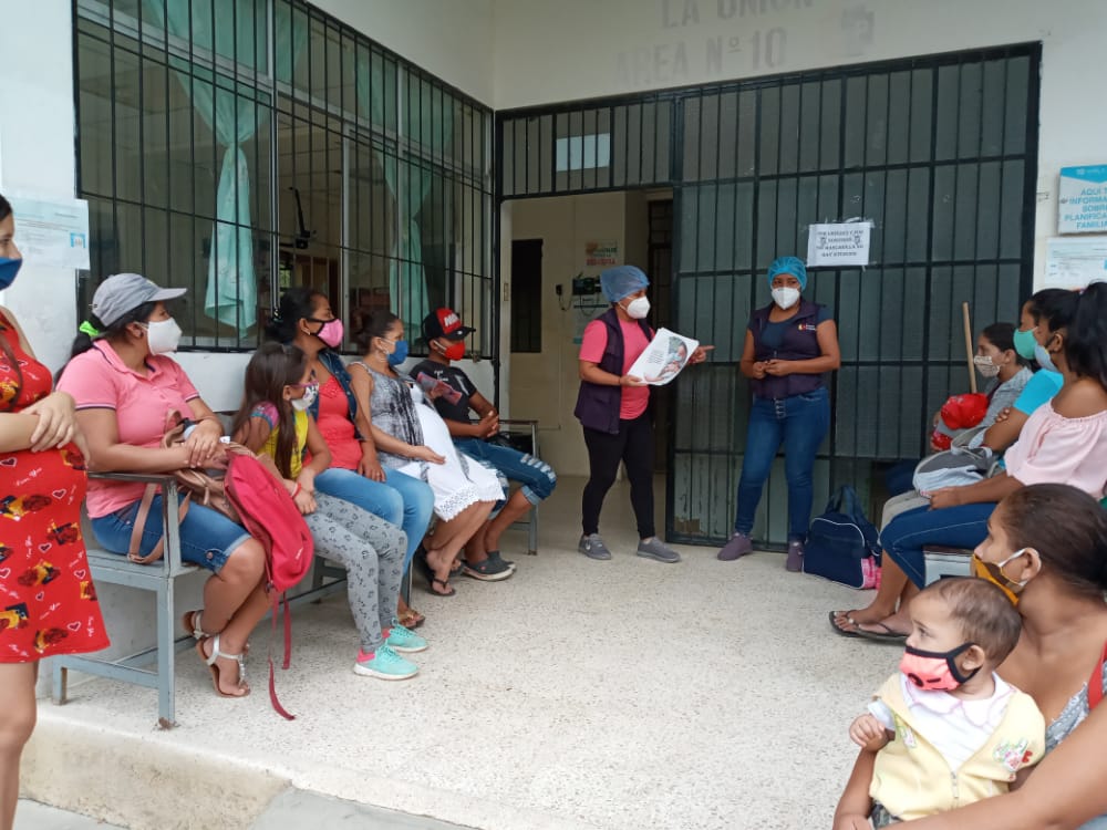 IntriagoGixy's tweet photo. Charla de la lactancia materna en la unidad de salud,educando a las madres lactantes y población en general,AMAMANTAR A TU BEBE,AUMENTA SUS DEFENSAS Y LO PROTEGE DEL COVID-19 https://t.co/diuJhgJErK
