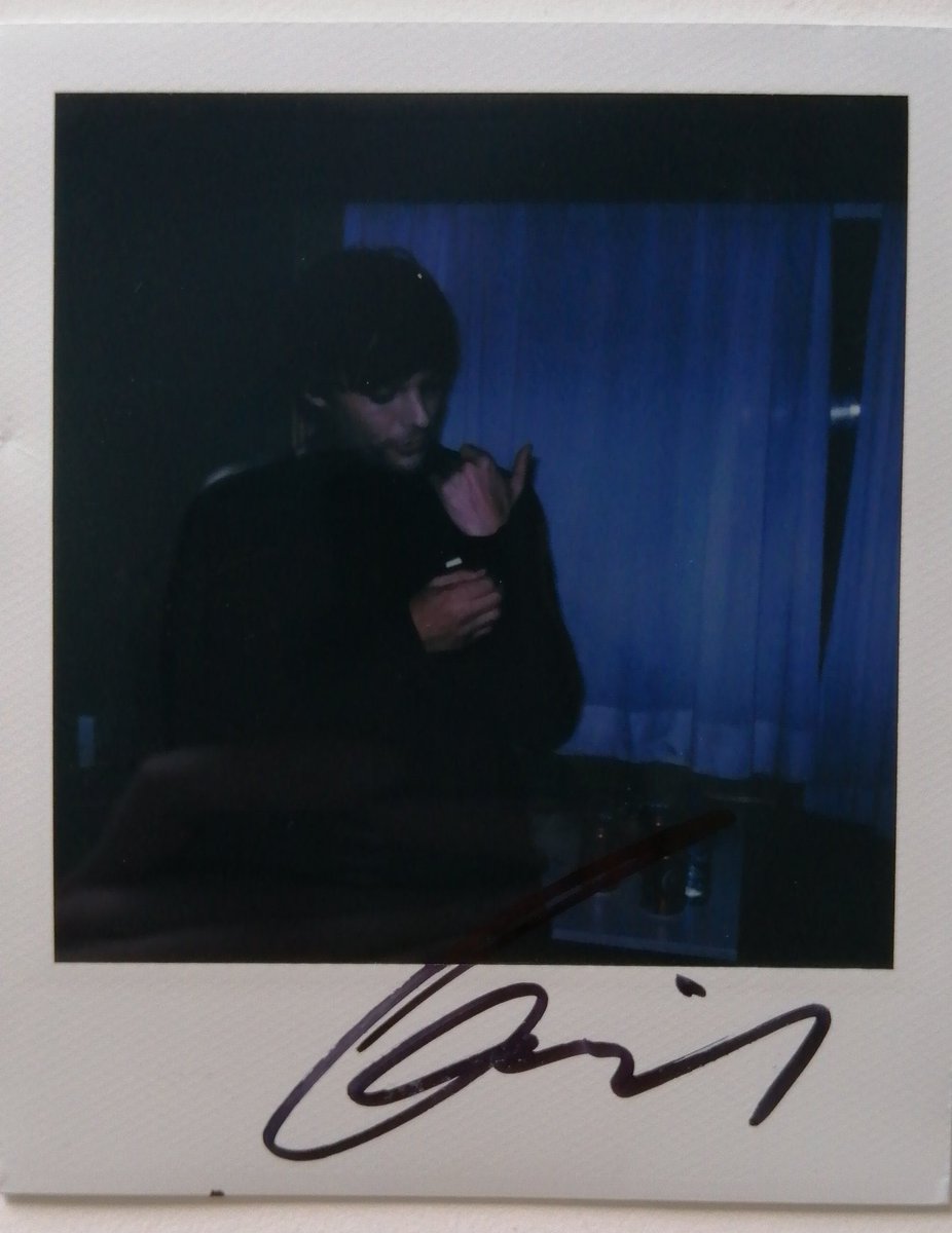 TeamLouisNews's tweet photo. New polaroids of Louis! 

© defenceless_28 https://t.co/l0bPsUmGzI