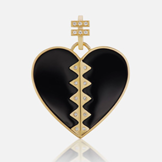 JCKMagazine's tweet photo. #JCKVirtual 2020—Shoppers want “personal” jewelry with “gravitas” (photo: #HarwellGodfrey onyx pendant):
https://t.co/ANarPGculP https://t.co/cjMMSfzfhF