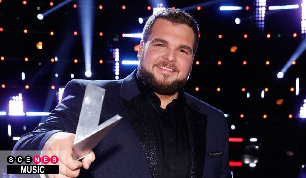 ScenesMedia's tweet photo. You may know Jake Hoot from Season 17 of #TheVoice... but do you know his story? Here at SCENES, we've given you an inside look on his start to his music career-- including his main inspiration for music. 🎵 #ScenesMedia #music #JakeHoot https://t.co/64G4wLrYTx https://t.co/phDcHdVtkt