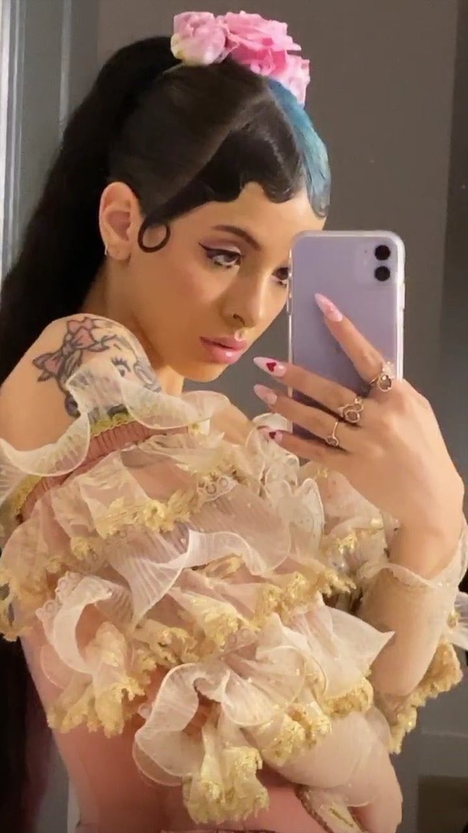 nrsoffice's tweet photo. reply if you think Melanie Martinez is a bad songwriter. https://t.co/xCHp9ka3OZ