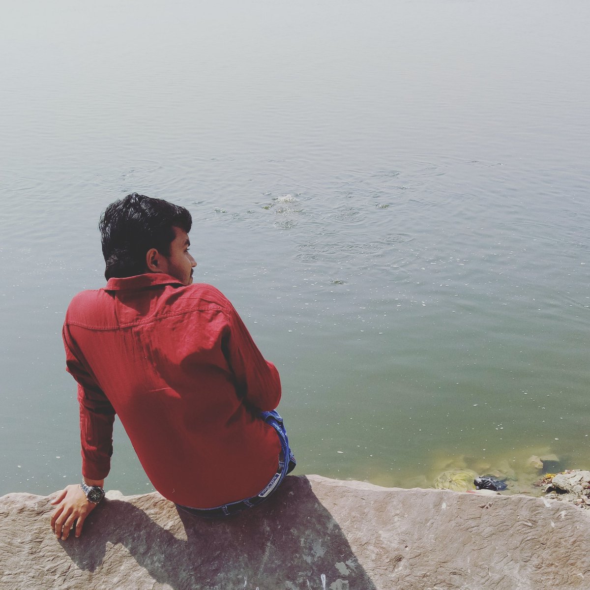 saurabh_uno's tweet image. मैं तो जमीन हूं,
.
मेरे हिस्से में चांद कहां?

#NewProfilePic