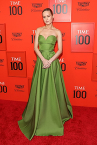 Machine learning books as Brie Larson  @brielarson (as a change from Taylor Swift) - a thread