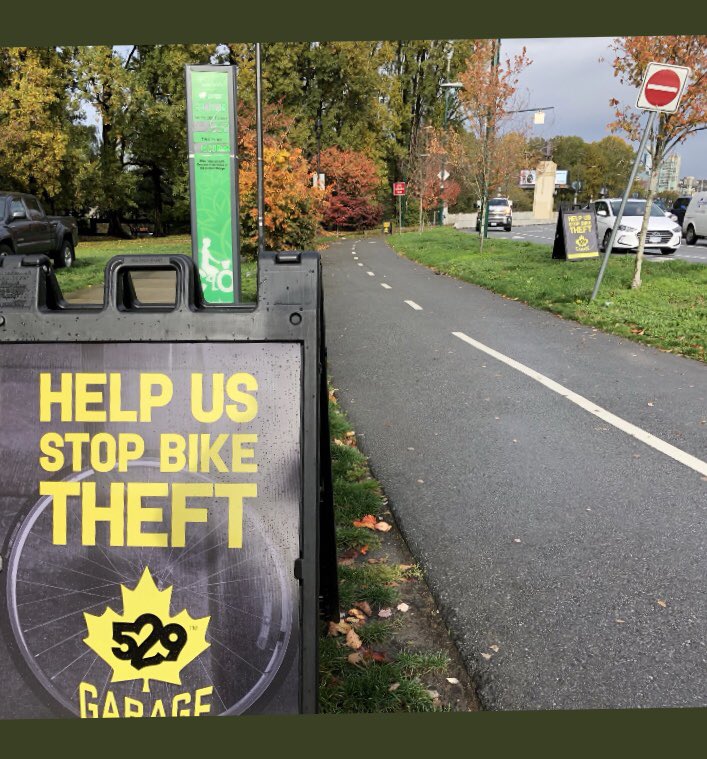 KitsFairCPC's tweet image. Hey Cyclists! 🚲 Our #VanCommunityPolicing volunteers will be registering bikes today with #Project529 at the south end of the Burrard Bridge from 1pm-4pm. Come register your bike for FREE! #endbiketheft #vancouver @Project529BC