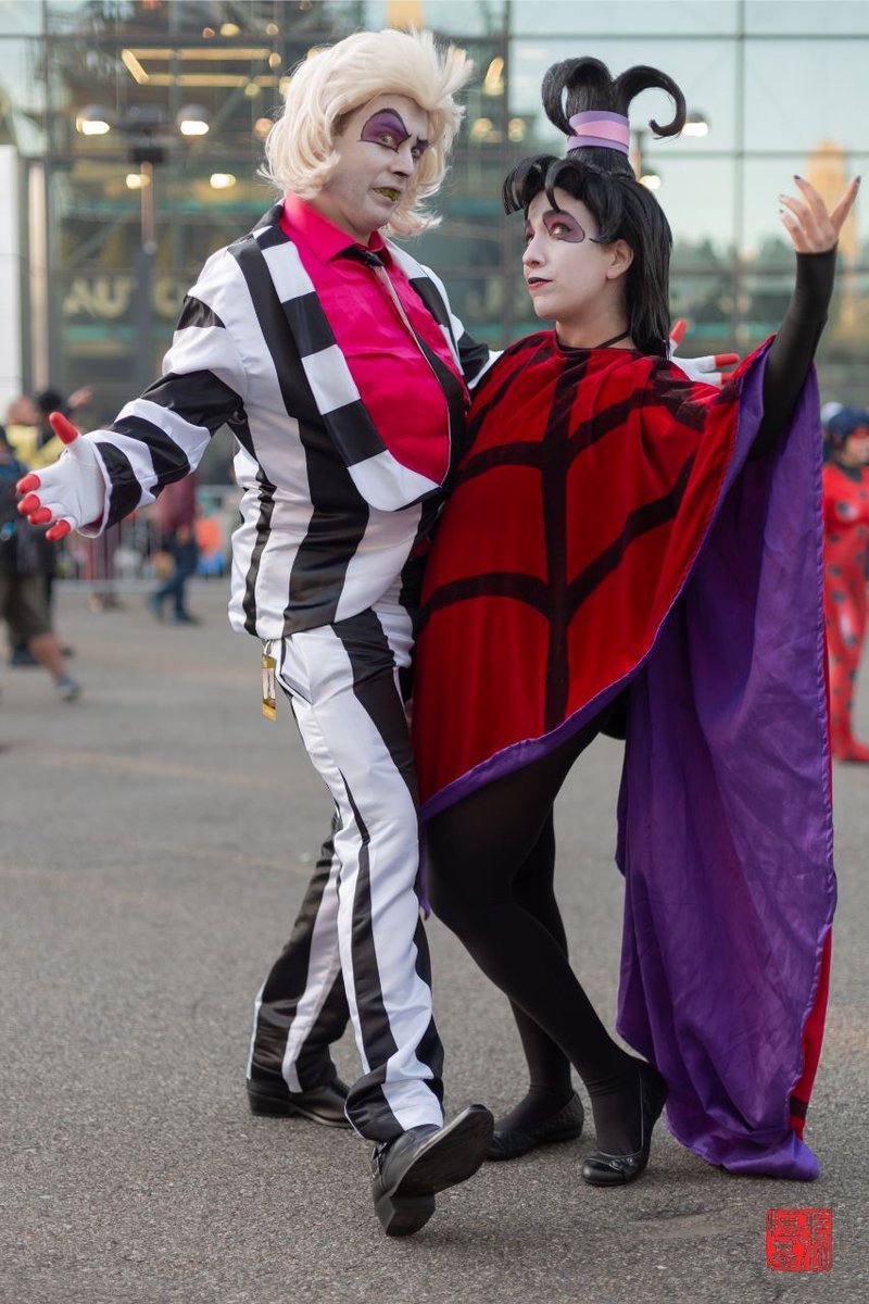 FoodAndCosplay's tweet photo. #Beetlejuice & Lydia Deetz
#Cosplay by Knowlabito_Incognito (IG)
Photos by @FoodAndCosplay
Taken at @NY_Comic_Con 2019
#beetlejuicecartoon #cartoon #cartoonbeetlejuice #beetlejuicecosplay #lydiadeetzcosplay #lydiadeetz
Click the link for more photos https://t.co/Cuhk7htXqL https://t.co/pe5S0ZcbfS