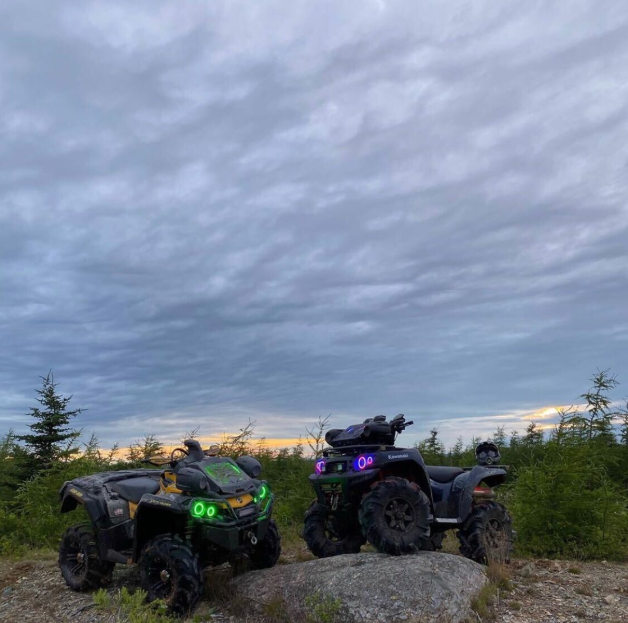 BossAudio's tweet photo. These rides are rocking! Thanks @ryanpercy0 on Instagram for this sick picture!

#bossaudio #bossaudiosystems #ridewithboss #atv #atvrider #atvriding #atvlife #sxs #sidebyside #powersports https://t.co/hIMvlWYDMq