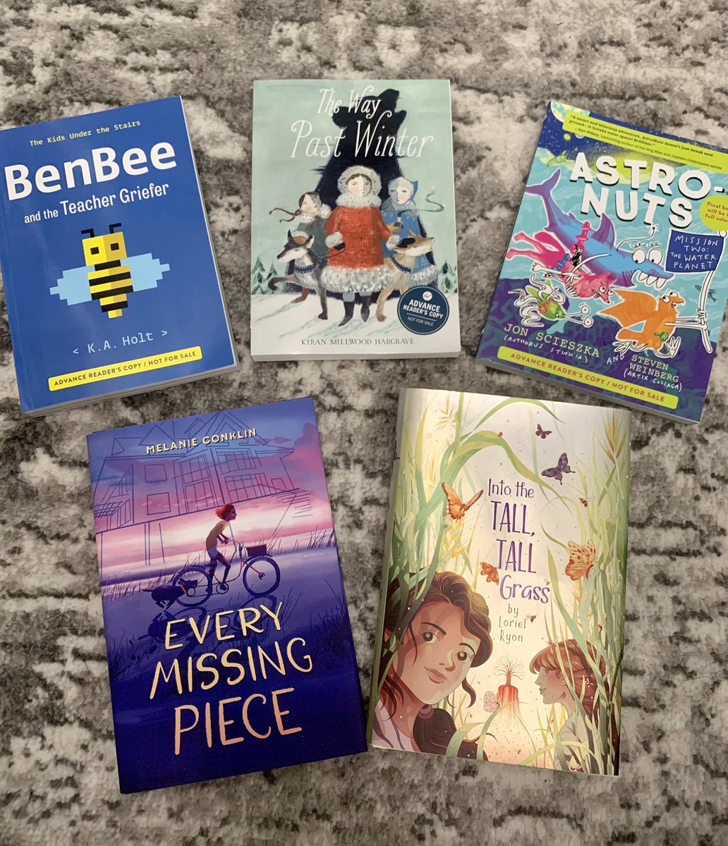 MrsDloves2read's tweet photo. I know many fellow teachers and librarians are starting school now &amp; in the coming weeks. I’d love to do a #mglit giveaway! I’ve got three ARCs publishing in Aug, Sept, &amp; Oct, &amp; two amazing 2020 releases! Follow, RT &amp; tag a #teacher and/or a #librarian 📚 Ends 8/21! #giveaway https://t.co/aJRpRZ2WNK