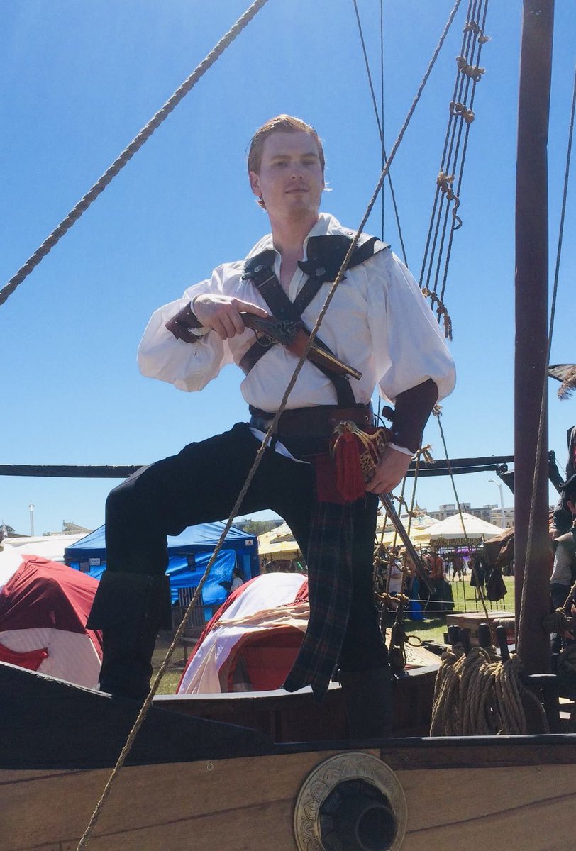 Today was the Battle of Cape Passaro: where the British fleet destroyed the Spanish off the coast of Sicily in 1718. 

#pirate #sailor #cosplay #cosplayersunder1k #piratefestival #rennaissancefestival