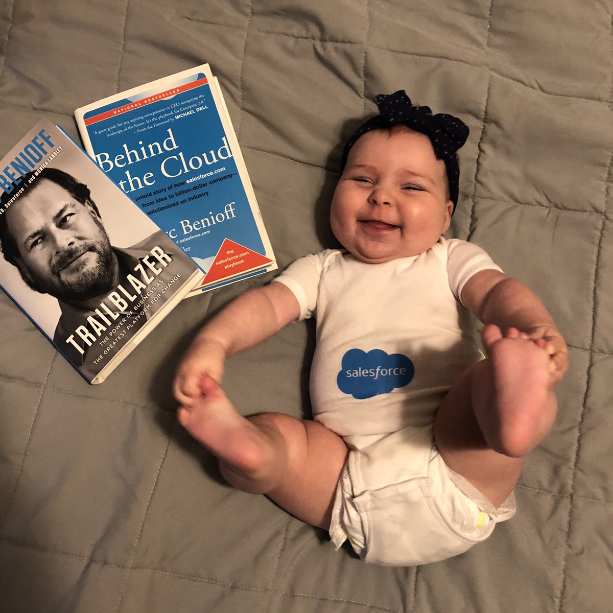 LS_SFDC_FINS's tweet photo. A little sunshine for your feed to celebrate 2 years at Salesforce! @Benioff https://t.co/500w9bPEnZ