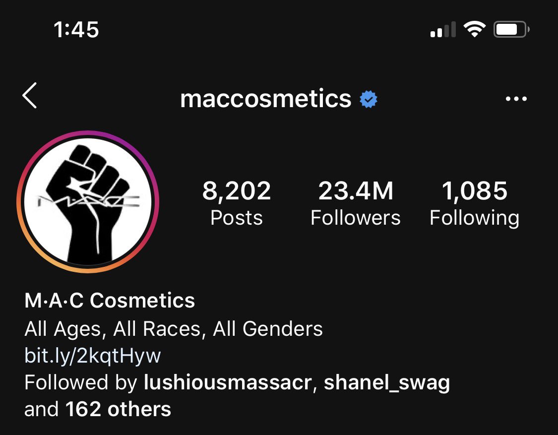 Can we just appreciate the fact that @MACcosmetics hasn’t changed their IG picture from supporting the #BlackLivesMatrer movement? ✊🏾