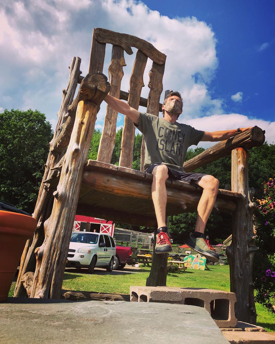 gideon_france's tweet photo. Instagram de Gideon Emery
ใBig dreams need a big chair.
.
.
.
.
.
.
.
.
.
.
.
#oversizedfurniture #woodenchair #dreams #thinkingofthefutureใ https://t.co/eLNrl9UMiC