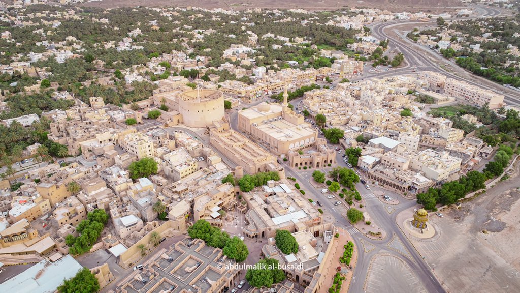 a9__35's tweet photo. #﮼نزوى
#سوق_نزوى😍🤍
الحمدلله على ايام يظللها الحب والامآن 🌿.
#phantom_4_pro
#exeplor
#تصوير_جوي
#فانتوم_4_برو
#عمان_الجميلة_من_الجو
#نزوى_من_الاعلى
•
•
#﮼عبدالملك_ ﮼البوسعيدي
insta: @a.94z_ https://t.co/rUfyCBXzvU