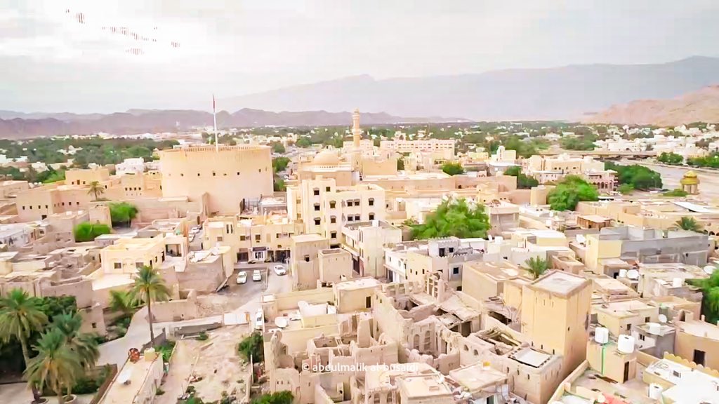 a9__35's tweet photo. #﮼نزوى
#سوق_نزوى😍🤍
الحمدلله على ايام يظللها الحب والامآن 🌿.
#phantom_4_pro
#exeplor
#تصوير_جوي
#فانتوم_4_برو
#عمان_الجميلة_من_الجو
#نزوى_من_الاعلى
•
•
#﮼عبدالملك_ ﮼البوسعيدي
insta: @a.94z_ https://t.co/rUfyCBXzvU