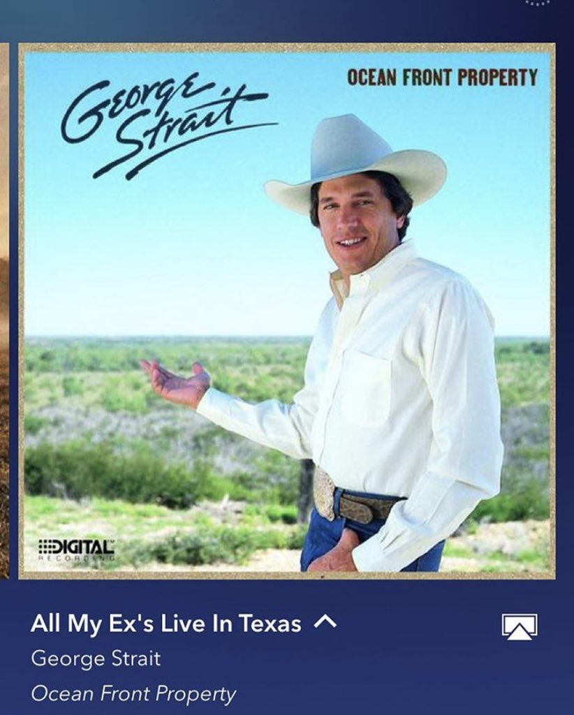 _TexasForever's tweet photo. Me in public:             My headphones: https://t.co/5qzMcy8O9I