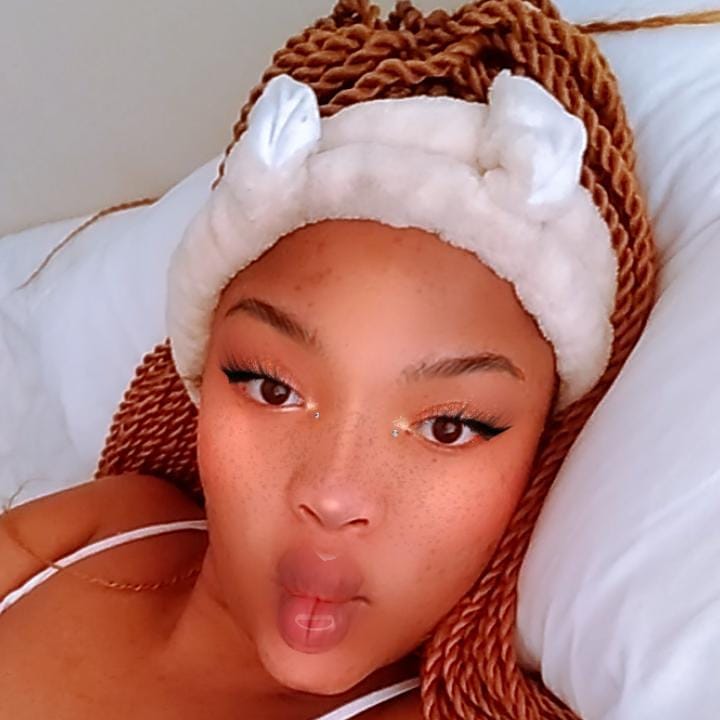 FemaleCole's tweet image. let me just.