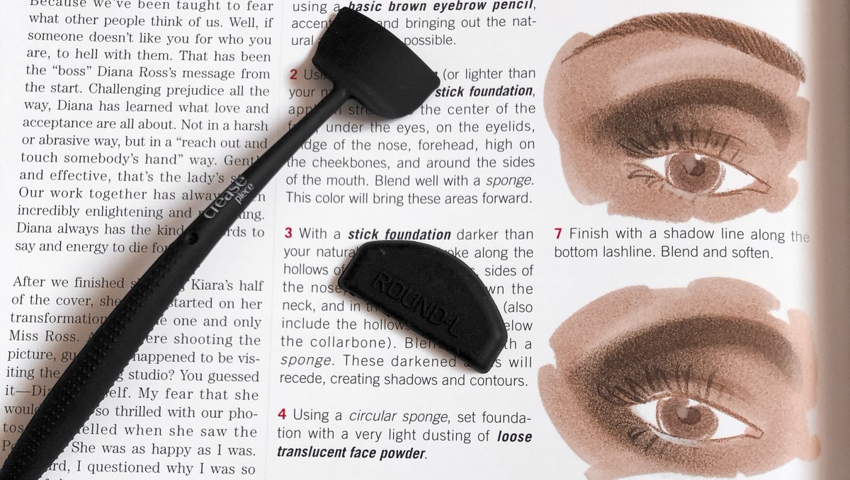 TheCreasePiece's tweet photo. Easiest way to get a classic cut crease! 🤩⁠
--⁠
Shop now at https://t.co/EVaZdPv3oG.⁠
--⁠
#creasepiece #cutcrease #makeuptools #beautytools #awardwinning #easymakeup #classiclook #classicmakeup https://t.co/bxrr8RNAFJ