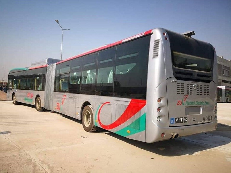 The commuters in the provincial capital will be able to enjoy rides in a dedicated bicycle lane using the same payment card as the bus service. Commuters, though, will have to learn how to ride a bike on their own. 6/7 #BRTPeshawar  #BRT  #PeshawarBRT