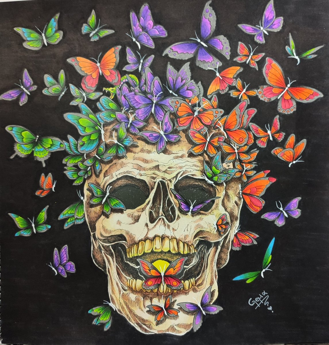 efritia23's tweet photo. Calavera acabada!!! Muy contenta y con muchas ganas de hacer un coloreo tan divertido!
Gracias por ayudarme a elegir como colorear las mariposas 
Es una de las páginas del libro que regalo en el sorteo #fantomorphia de @kerbyrosanes junto a una caja de colores @castleartsofficial https://t.co/lbFPAsKqyX