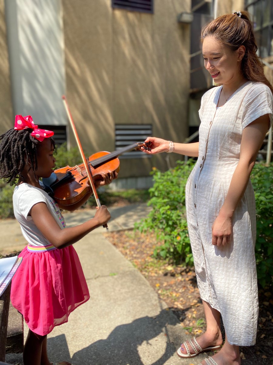 HeavyProfet's tweet image. Violin lessons for my baby girl. 
She’s only 5