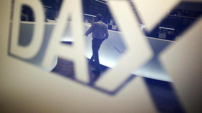 Die Hoffnungen auf ein weiteres US-Konjunkturpaket und stark steigende Automobilwerte haben den Dax am Dienstag kräftig angeschoben. morgenpost.de/wirtschaft/art…