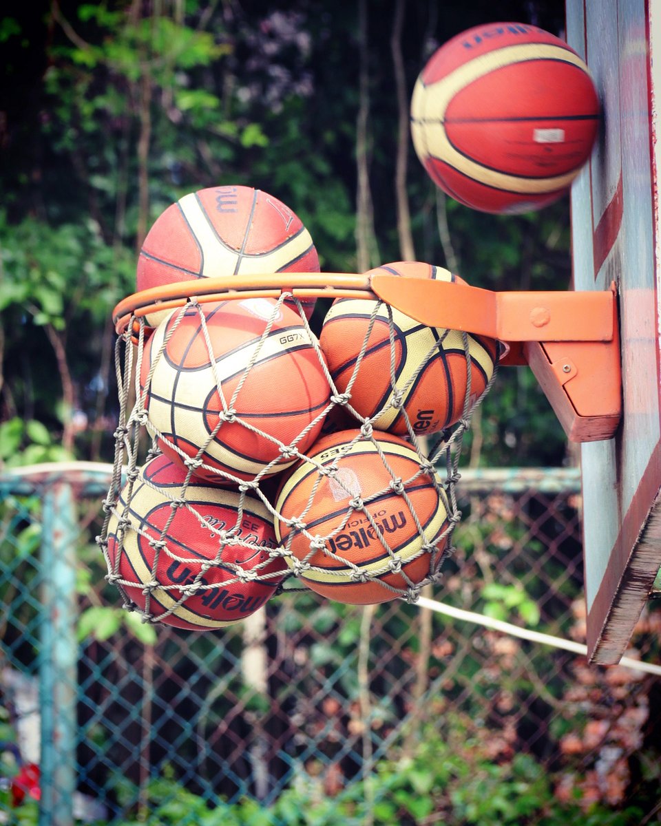 Moltenbball's tweet photo. Buckets all day 🏀
•⠀⠀
•⠀⠀
•⠀⠀
•⠀⠀
⠀⠀
#fortherealgame #molten #basketball #sports #stayhoops #bball #fiba #staysafe #stayhealthy#basketballneverstops #basketballislife https://t.co/GacfqqC7g0