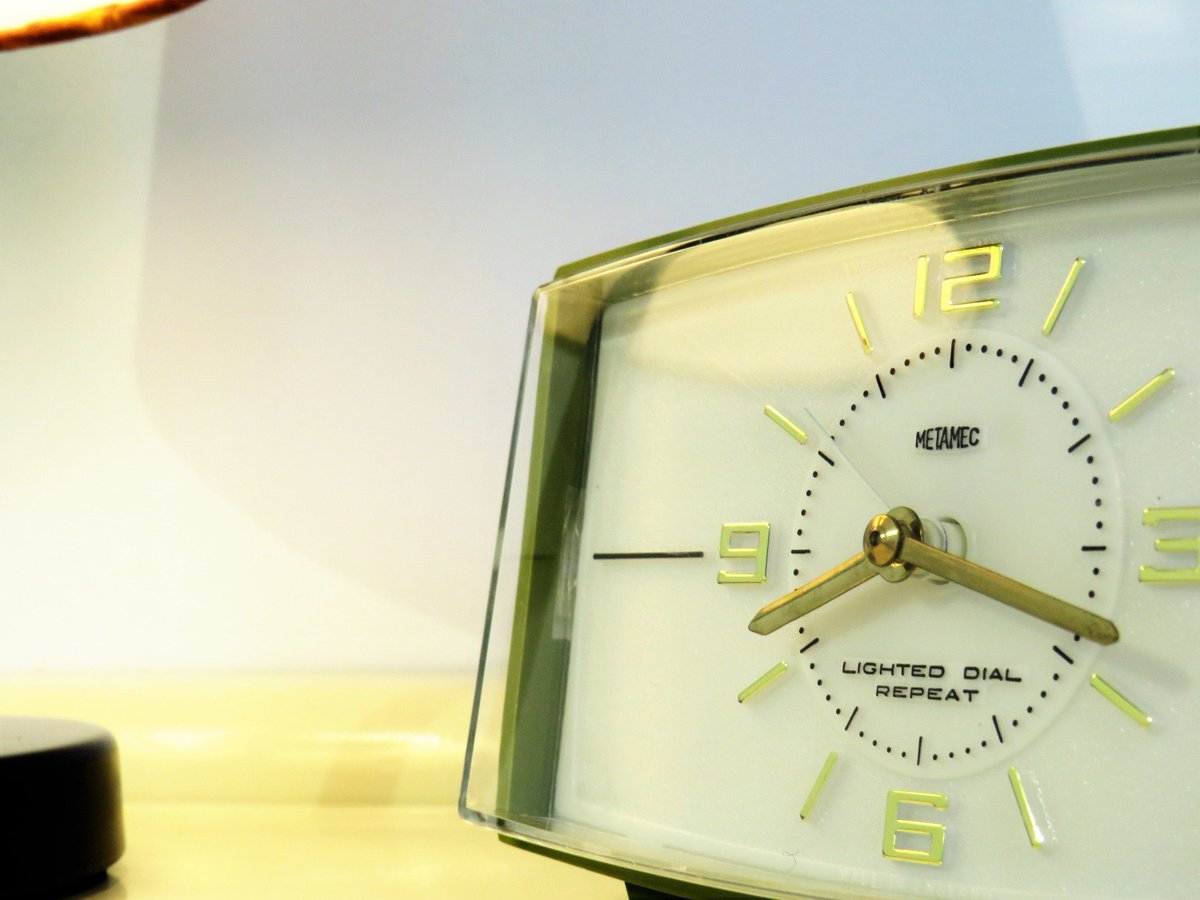 MaLanterne's tweet photo. Vintage Alarm Clock, METAMEC Desk Clock, Working Electric Clock, Green Color, Design Clock, Home Decor, Made in England, 70s https://t.co/VMVzOveni0 #Vintage Fashion #Retro #Wedding #Holidays #Vintage #Spring #FREESHIPPING #Summer Dress #GreenClock https://t.co/nsZZhNJ7PE
